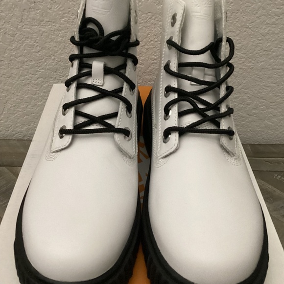 TIMBERLAND Women's Greyfield Leather Boots, size 9.5 - Picture 9 of 12